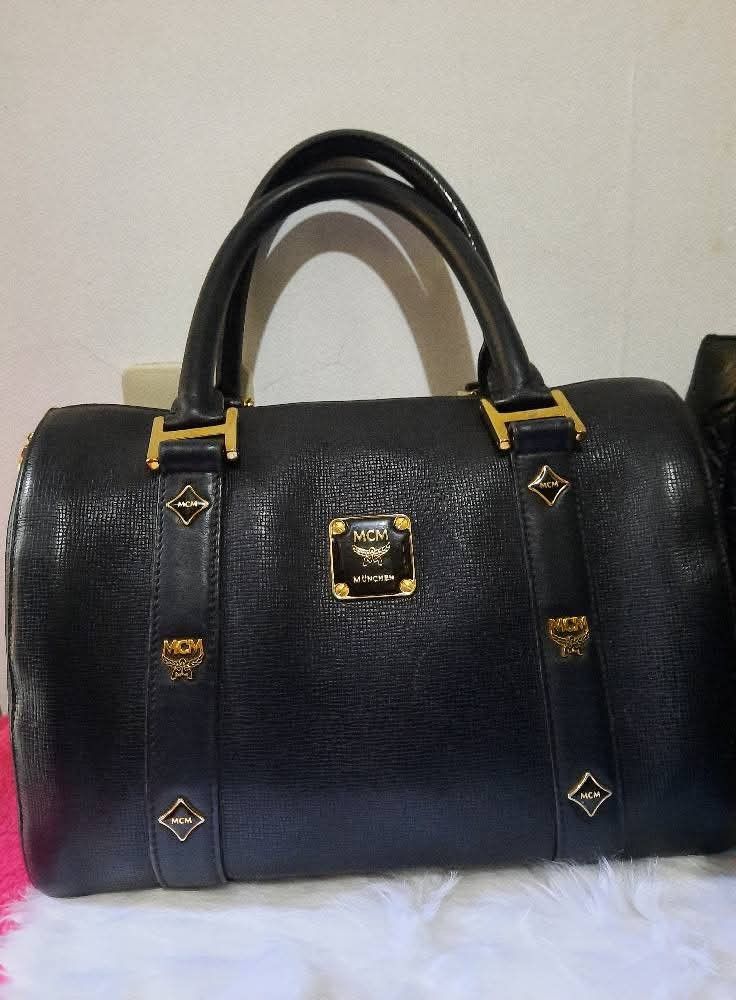 MCM dr.bag (Category: Luxury Bags & Wallets) located in Manila. Submitted by johnchel (Listing ID 1392643022, Image 1). Description: preloved genuine leather.