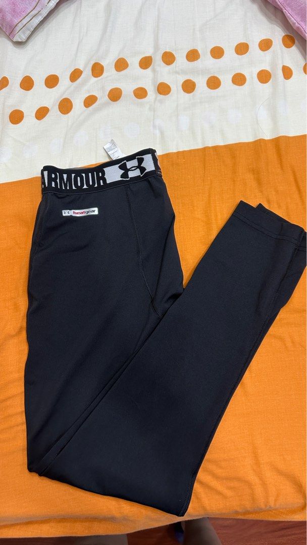 MEN'S UNDERARMOUR COMPRESSION PANTS IN LARGE (Category: Activewear) located in Quezon City. Submitted by marshmallows__89 (Listing ID 1392543722, Image 1). Description: MOP: GCASH/PAYMAYA. Delivery booking c/o buyer. Address to be sent after proof of payment .