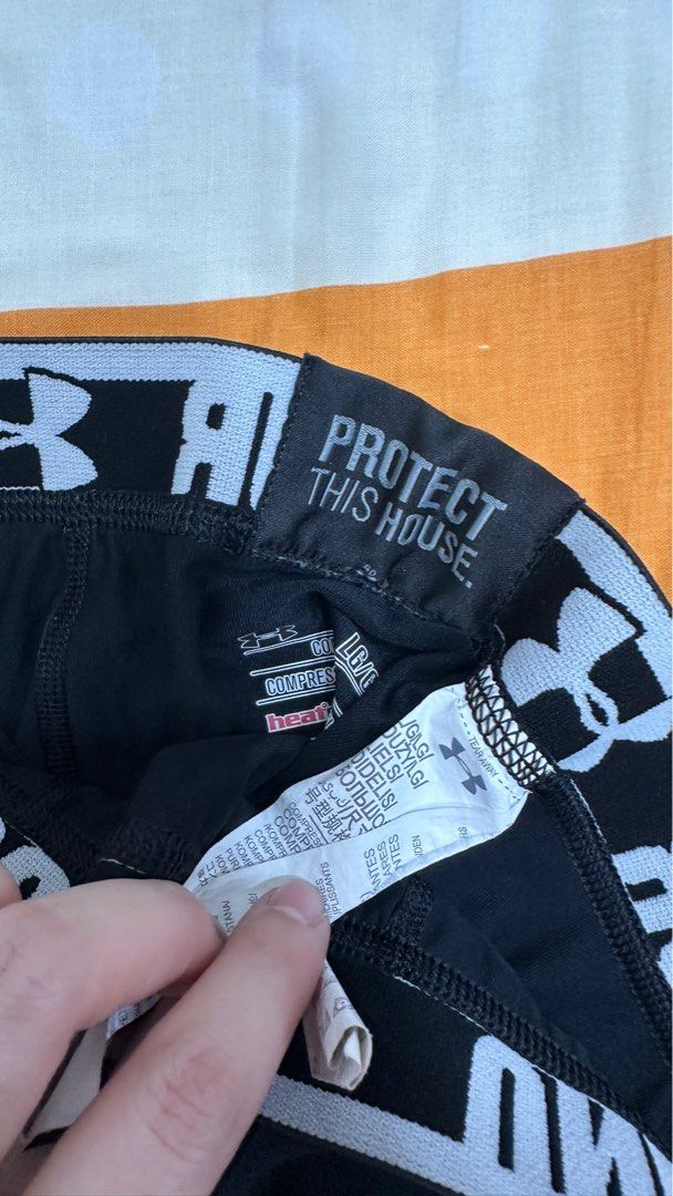 MEN'S UNDERARMOUR COMPRESSION PANTS IN LARGE (Category: Activewear) located in Quezon City. Submitted by marshmallows__89 (Listing ID 1392543722, Image 2). Description: MOP: GCASH/PAYMAYA. Delivery booking c/o buyer. Address to be sent after proof of payment .