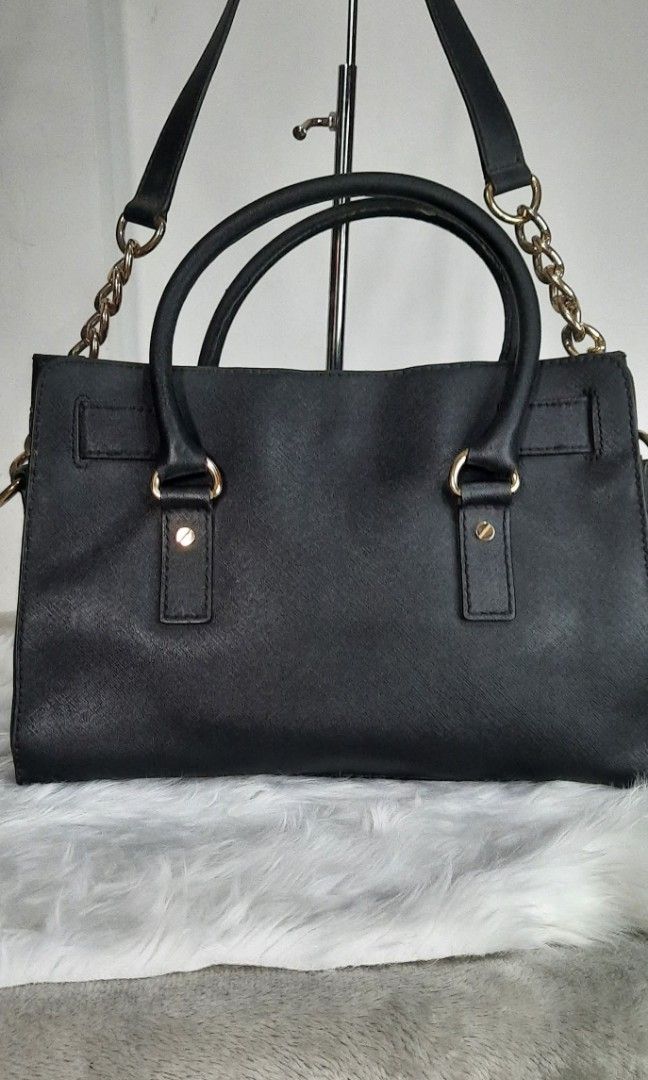 MICHAEL KORS HAMILTON (Category: Luxury Bags & Wallets) located in Manila. Submitted by johnchel (Listing ID 1392572646, Image 2). Description: preloved good condition gold hardwares.