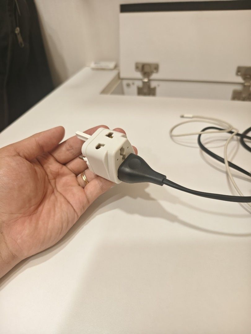 Mini Universal Plug Adapter (Category: Other Home Appliances) located in Singapore. Submitted by badge_yourself (Listing ID 1392638310, Image 3). Description: The Most compact and portable universal plugug you can find on the market! Super tiny and easy to carry! 2 for $18.