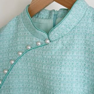 (Category: ) located in . Submitted by hellocloset (Listing ID 1392570774, Image 1). Description: .