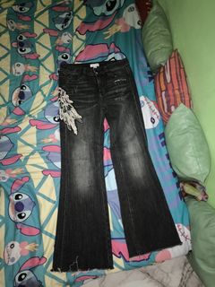 (Category: ) located in . Submitted by preloved_by_sese (Listing ID 1392523040, Image 1). Description: .