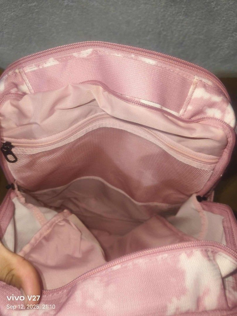Nike brasilia 9.5 elemental pink (Category: Backpacks) located in Manila. Submitted by basiclang (Listing ID 1392622127, Image 2). Description: Nike brasilia 9.5 training bagpack 24L brandnew below srp 1195 only.