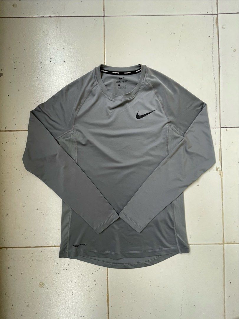 Nike Pro Long Sleeve Compression Activewear (Category: Activewear) located in Santiago. Submitted by ace.stuff (Listing ID 1392581066, Image 1). Description: No issues Like new Small on tag fits up to large 17.5x26 Sleeve 23.5 DM to purchase.