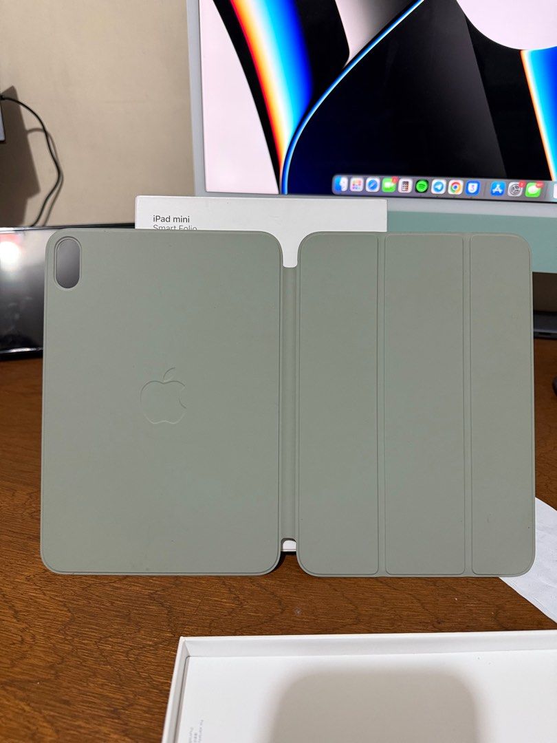 Original Apple Smart Folio Case for iPad Mini 6 / iPad Mini 7 (Category: Cases & Sleeves) located in Manila. Submitted by razelysonn (Listing ID 1392676752, Image 2). Description: Color: Sage Green! in great condition, pls check posted photo :) - comes with receipt FIXED PRICE location: Binondo .