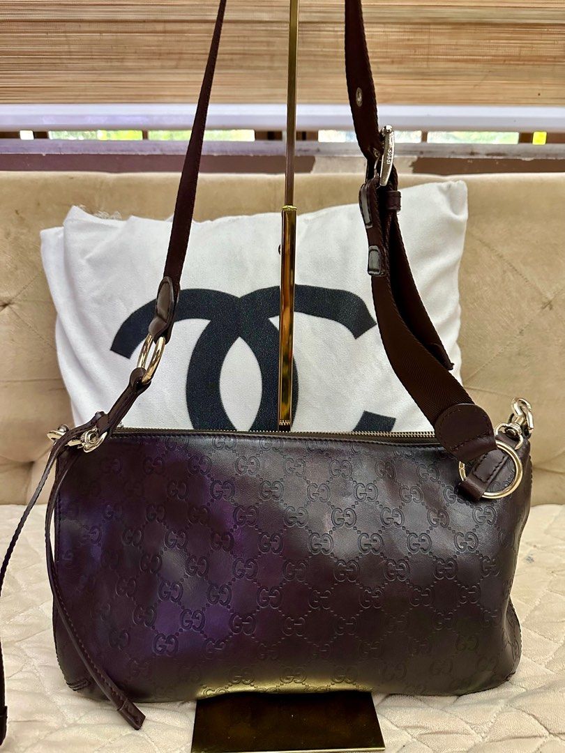 Preloved Gucci Guccissima bag (Category: Luxury Bags & Wallets) located in Pasig City. Submitted by fashionalternatives (Listing ID 1392620734, Image 1). Description: Gucci Preloved Guccissima shoulder bag Leather Gucci Underzip Searchable code Bag only no inclusions Size : HIGHT : 8.5 inches Width : 13.5 inches Last pic price reference only. #Gucci #Preloved.
