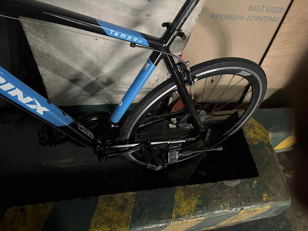 RUSH SALE!!! Trinx Tempo 1.0 (Category: Bicycles) located in Makati City. Submitted by kkkhurnitz (Listing ID 1392558350, Image 3). Description: Size 29’ Roadbike 50cm Original groupset Wheels - regular with new interior Frame - alloy Break - mechanical disc break Accessories: helmet, new bike seat with backlight Tune-up recently .