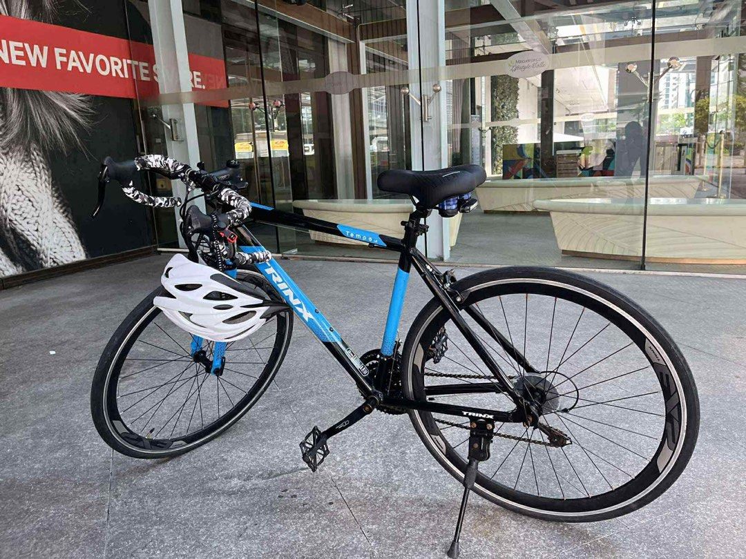 RUSH SALE!!! Trinx Tempo 1.0 (Category: Bicycles) located in Makati City. Submitted by kkkhurnitz (Listing ID 1392558350, Image 1). Description: Size 29’ Roadbike 50cm Original groupset Wheels - regular with new interior Frame - alloy Break - mechanical disc break Accessories: helmet, new bike seat with backlight Tune-up recently .