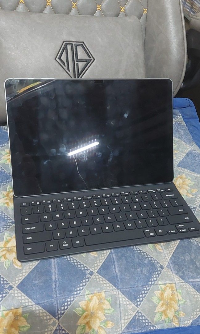 Samsung Galaxy Tab S7 FE with keyboard cover (Category: Android) located in Quezon City. Submitted by Lewis3 (Listing ID 1392567306, Image 3). Description: Used few times only. NO charger included. comes with: Spen keyboard cover contacts 09278343517 09164253732.