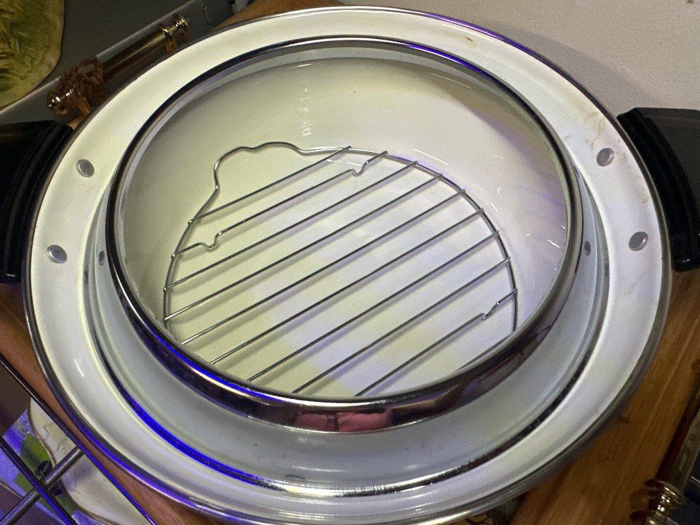 Sanko enamel cookware ***NON-NEGOTIABLE*** (Category: Cookware & Accessories) located in Antipolo. Submitted by queens.collections (Listing ID 1392570831, Image 3). Description: Sku-ka7050x .