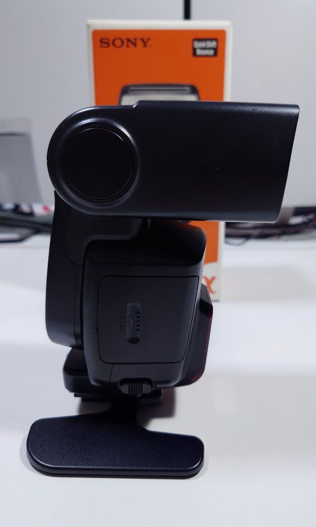 Sony A-900 Flash HVL-F58AM (Category: Flashes) located in Makati City. Submitted by ppomidyar (Listing ID 1392585498, Image 3). Description: Box included.