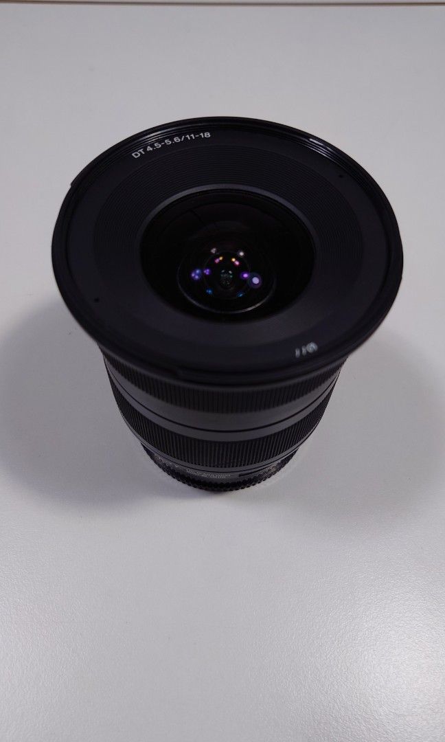 Sony Lens A-Mount 16-35mm (Category: Lens & Kits) located in Makati City. Submitted by ppomidyar (Listing ID 1392582246, Image 2). Description: F2.8 ZA SSM Zeiss Vario-Sonnar T with lens hood. No box..