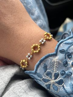 (Category: ) located in . Submitted by lovetoshops7 (Listing ID 1392537194, Image 1). Description: .