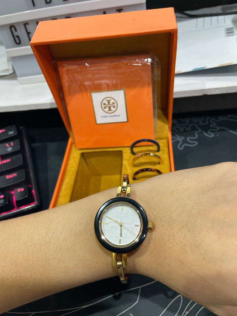tory burch watch (Category: Women's Watches) located in Manila. Submitted by k_ceee (Listing ID 1392612614, Image 3). Description: slightly nego .