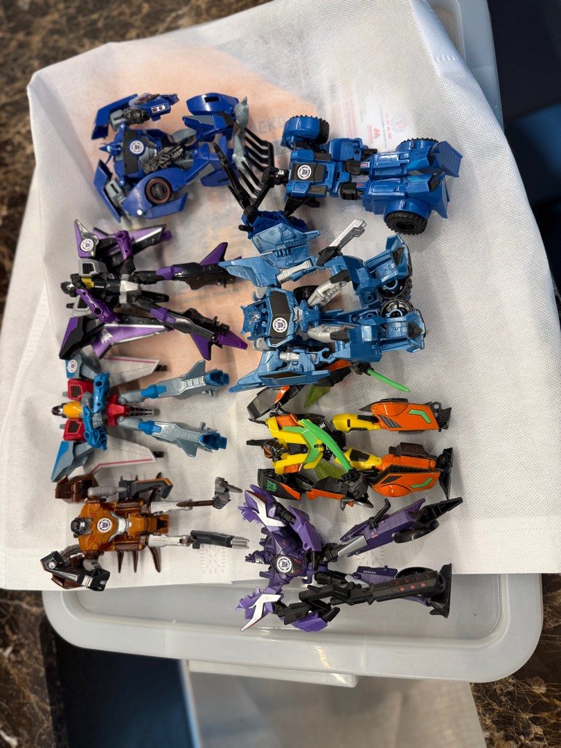 Transformers (Category: Action & Battle Toys) located in Davao. Submitted by queeniemon (Listing ID 1392610547, Image 3). Description: transformers for sale !!! Dm me for price - Let me know if may hanap kayo na character just dm me . .