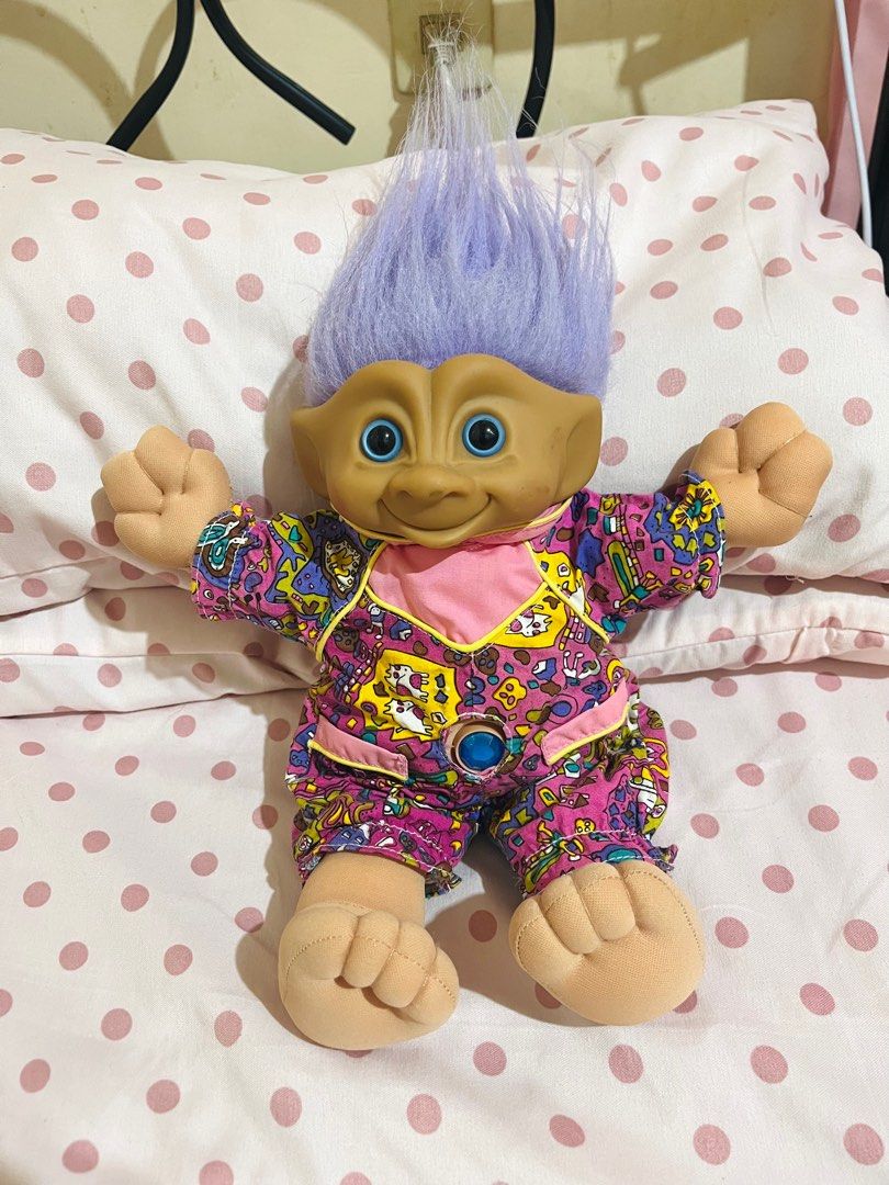 Vintage Troll Plush (Category: Plushies & Soft Toys) located in Legazpi City. Submitted by pink_moonlight (Listing ID 1392680320, Image 1). Description: .