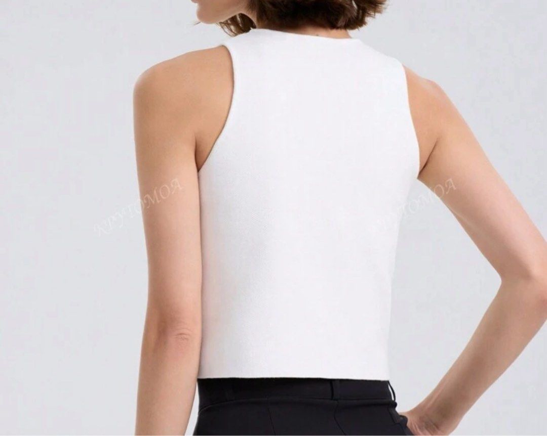 White Sleeveless top (Category: Sleeveless) located in Manila. Submitted by happyleiii (Listing ID 1392538614, Image 2). Description: Used once only for a trip~ RFS: declutterinh.