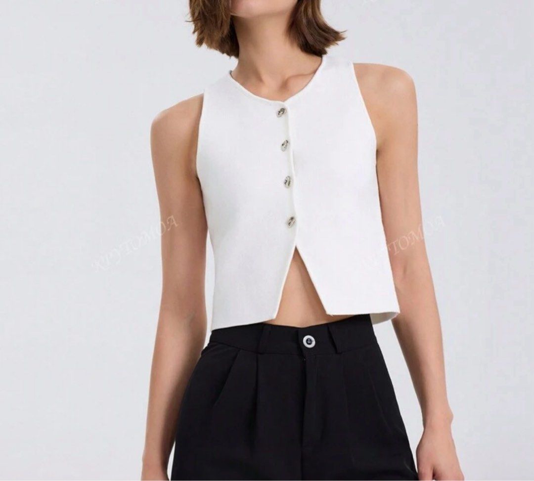 White Sleeveless top (Category: Sleeveless) located in Manila. Submitted by happyleiii (Listing ID 1392538614, Image 1). Description: Used once only for a trip~ RFS: declutterinh.