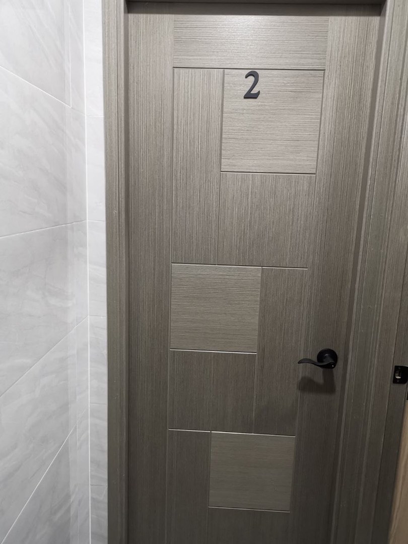 Apartment Split into Two Units64076921284354114