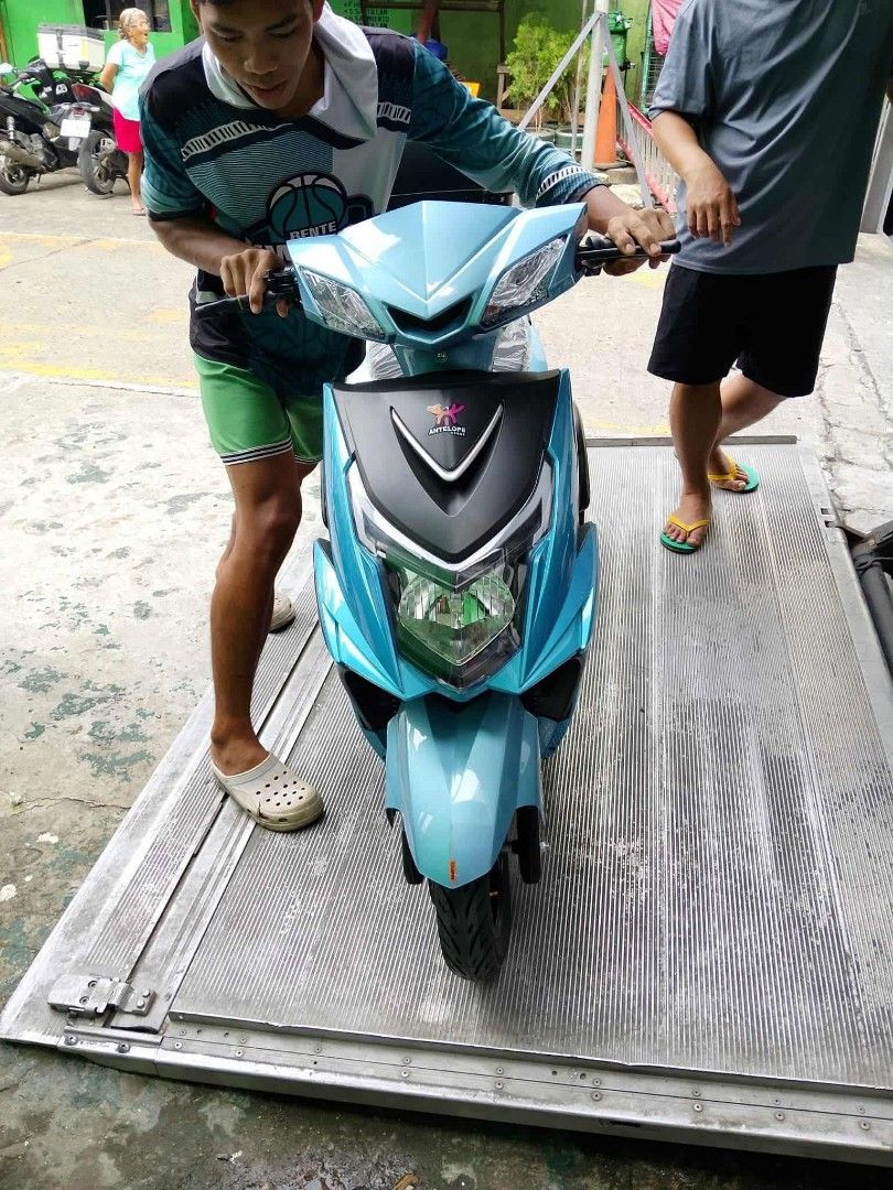 3wheels motor style ebike (Category: Motorbikes for Sale) located in Manila. Submitted by saguittarian06 (Listing ID 1392778943, Image 1). Description: (S02) 3-WHEEL MOTOR STYLE EBIKE ✅Brand new & Good Quality ✅Presyong Bodega ✅With Certificate of Ownership ✅With Service Warranty PHP 26000 SPECIFICATIONS & INCLUSIONS: ▪️1200 WATTS ▪️60V20AH ▪️48KPH TOP SPEED ▪️30 TO 40KM IF FULL CHARGE ▪️PARKING FUNCTION ▪️DUAL SUSPENSION ▪️DIFFERENTIAL MOTOR HUB
