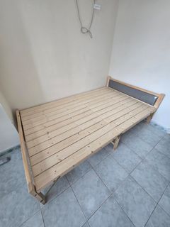 （分類：）位於 。 由 tomhosell 提交（商品編號 1392790179，圖片 1）。簡介： 。