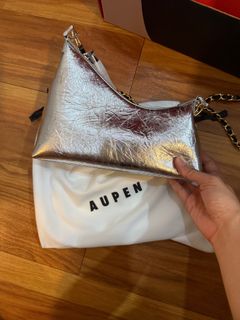 (Category: ) located in . Submitted by prelovedwearsing (Listing ID 1392740136, Image 1). Description: .