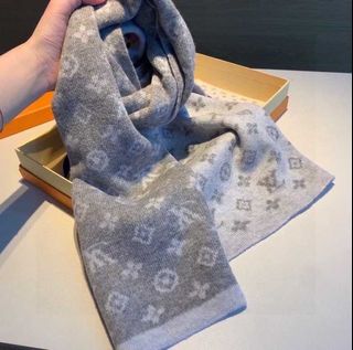 (Category: ) located in . Submitted by fashion.luxe (Listing ID 1392755298, Image 1). Description: .