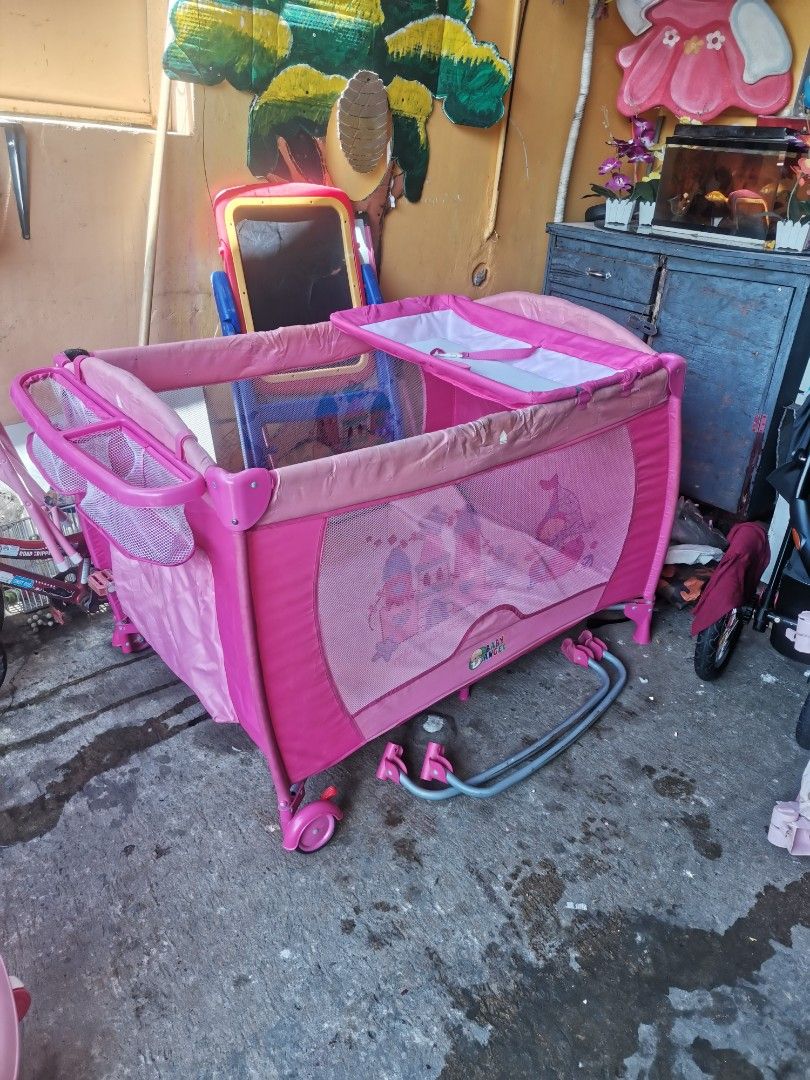 Baby cribs (Category: Cots & Cribs) located in Antipolo. Submitted by engineer25 (Listing ID 1392745923, Image 2). Description: With rocking stand, detachable..