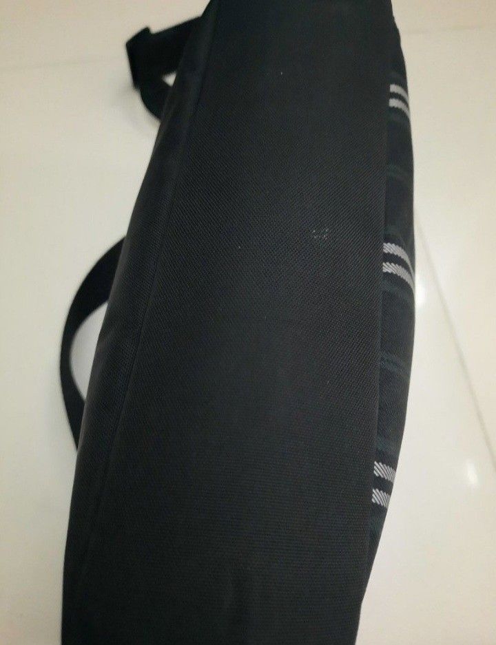 BEANPOLE (Category: Luxury Bags & Wallets) located in Manila. Submitted by johnchel (Listing ID 1392773866, Image 3). Description: preloved canvas good condition 22-28.