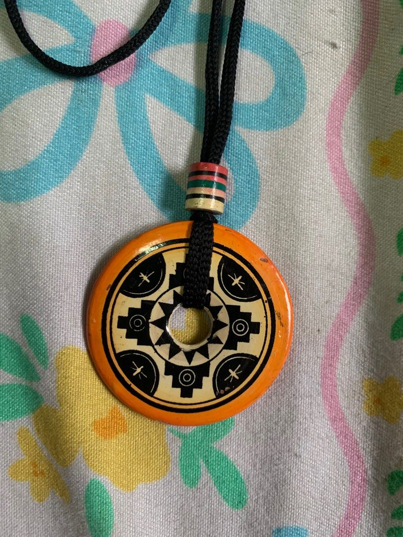 BOHO BOHEMIAN ETHNIC TRIBAL TOOTH NECKLACE BUNDLE (Category: Necklaces) located in Tarlac. Submitted by thrice.closet (Listing ID 1392769242, Image 2). Description: *has flaws ₱200 take all.