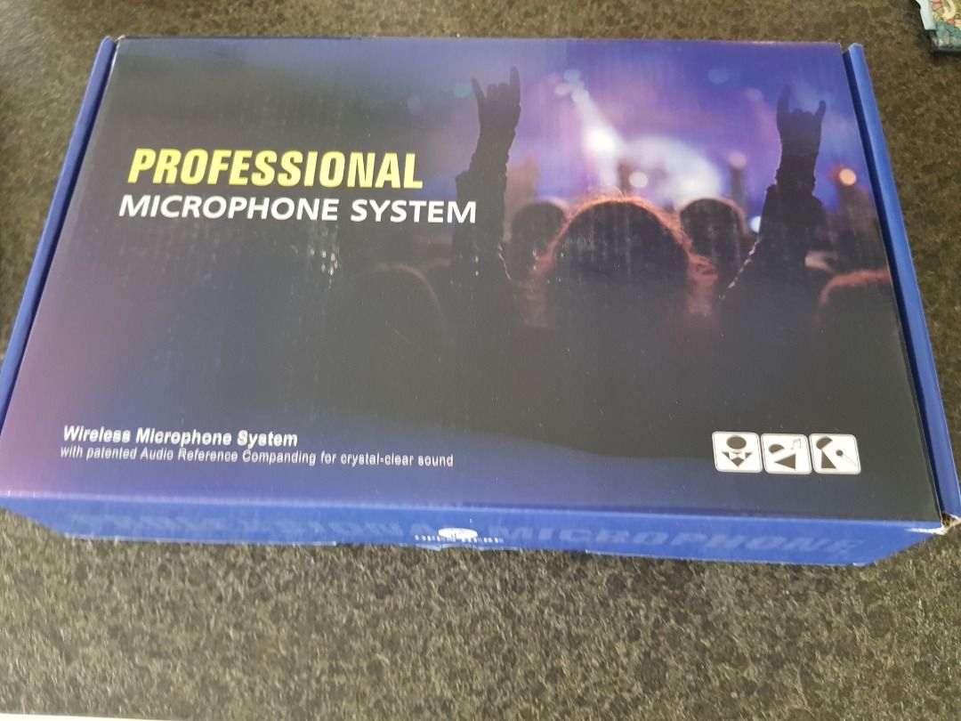 Brand New Professional Wireless Microphone System
