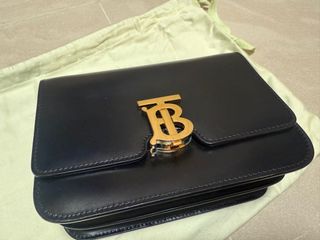 （分類：）位於 。 由 chaaareillllll 提交（商品編號 1392818770，圖片 1）。簡介： 。