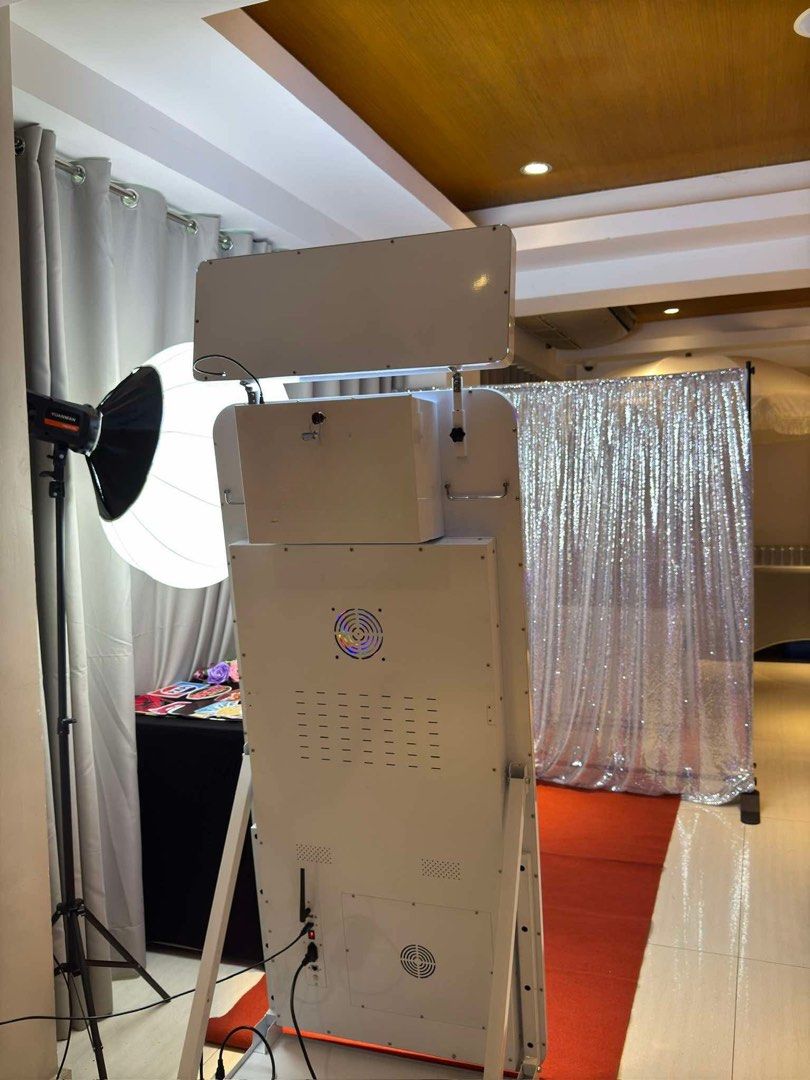 Mirror Photobooth + DNP Printer (DSLR not included) Business-ready (Category: Lighting & Studio Equipment) located in Binangonan. Submitted by eyy_jey (Listing ID 1392802476, Image 1). Description: ✨ Second-Hand Mirror Photobooth Package – High-end printer included - Ready to Use! ✨ Perfect for weddings, parties & events: • 70” Interactive Touch Screen Mirror Booth + carrier box • DNP RX1HS Photobooth Printer (fast, high-quality prints) • DSLRboo