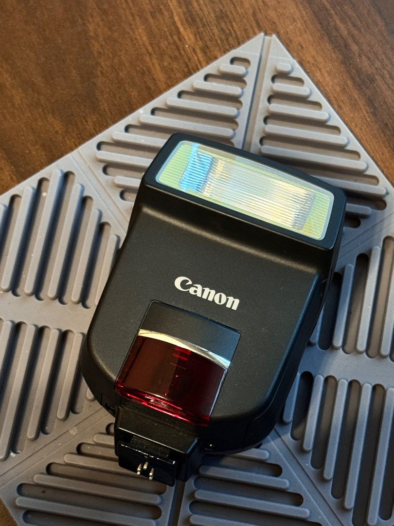 Canon Flash Speedlite 220EX (Category: Flashes) located in Cainta. Submitted by louie525 (Listing ID 1392780880, Image 1). Description: .