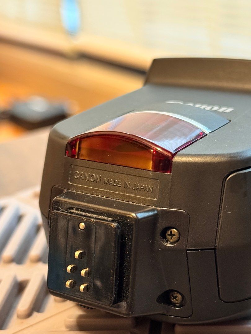Canon Flash Speedlite 220EX (Category: Flashes) located in Cainta. Submitted by louie525 (Listing ID 1392780880, Image 3). Description: .