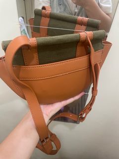 （分類：）位於 。 由 kahyam 提交（商品編號 1392828569，圖片 1）。簡介： 。