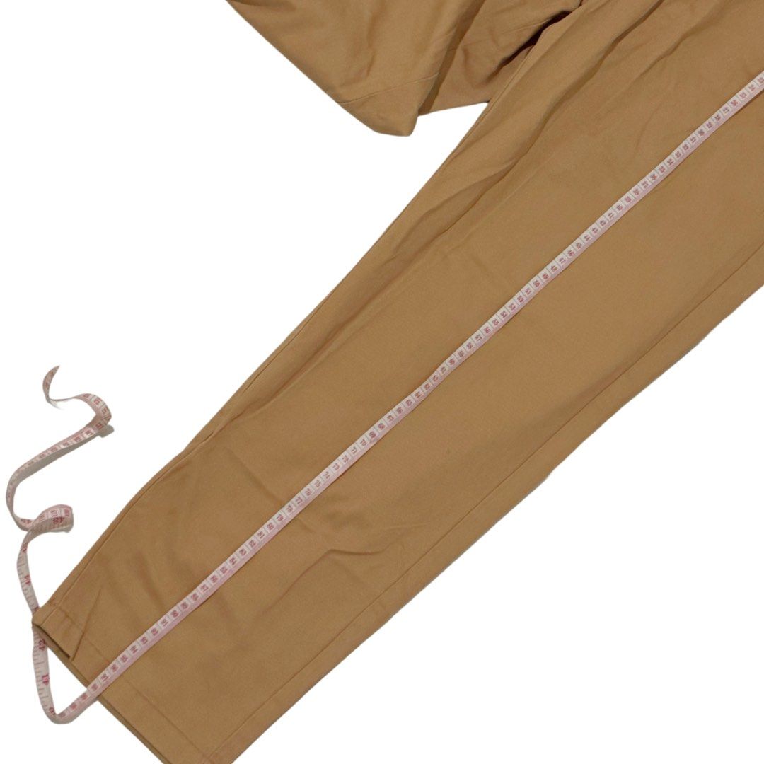 GU Light Brown Chef Pants (Category: Trousers) located in Valenzuela. Submitted by just_decluttering.bin (Listing ID 1392797997, Image 3). Description: .