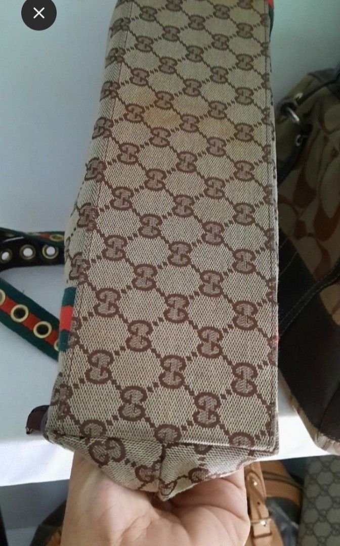 GUCCI TOTE BAG (Category: Luxury Bags & Wallets) located in Manila. Submitted by johnchel (Listing ID 1392869375, Image 3). Description: pre-owned good condition canvas.