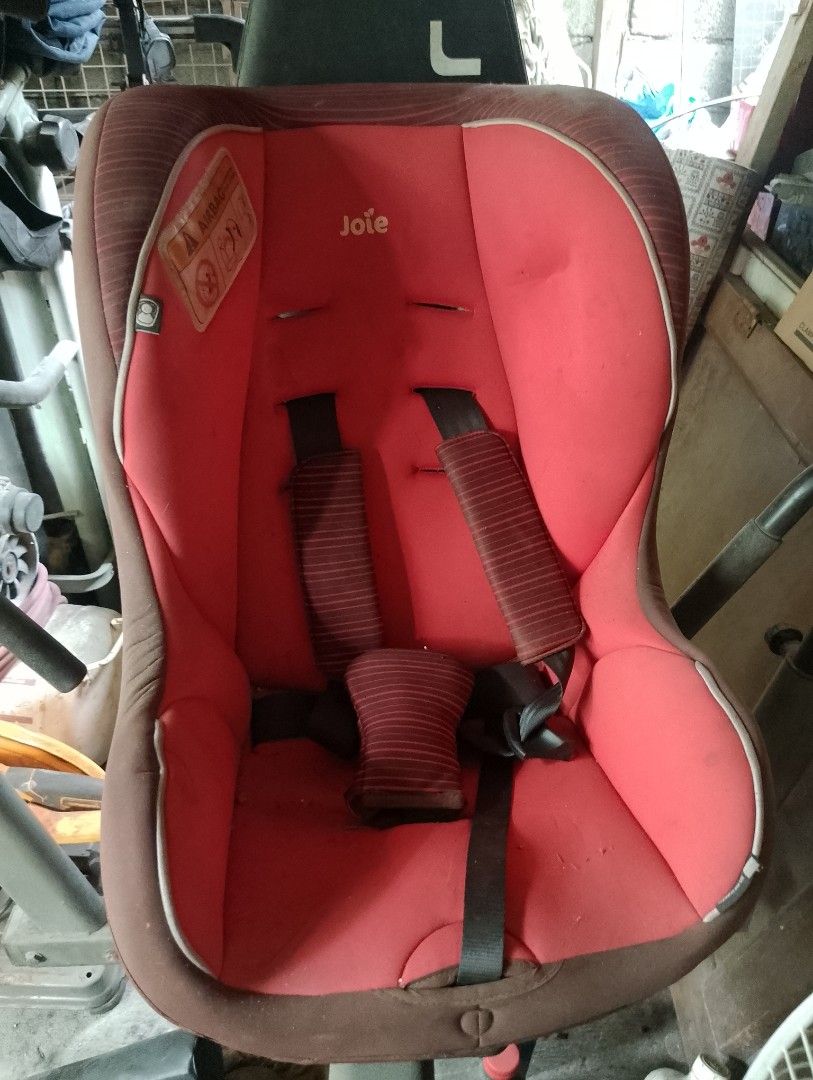 Joie red car seat (Category: Car Seats) located in Pasig City. Submitted by zealocean.f6f0da (Listing ID 1392764460, Image 2). Description: good condition sandali lang nagamit. madumi lang dahil natambak sa storage room. walang sira LOCATION: BAGONG ILOG PASIG.
