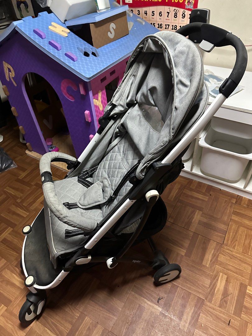 Looping stroller (Category: Strollers) located in Quezon City. Submitted by kakabookaboo (Listing ID 1392766311, Image 3). Description: Looping Stroller Rfs: daughter outgrew the stroller already No lowballers please Please Respect my post Seller has the right to choose which buyer to sell the item to.