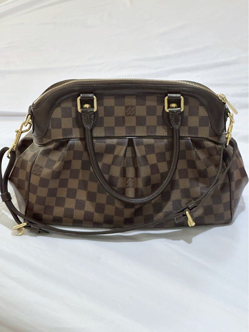 LV Trevi Damier (Category: Luxury Bags & Wallets) located in Paranaque City. Submitted by yourownsparks (Listing ID 1392805722, Image 2). Description: STEAL PRICE! 100% GUARANTEED AUTHENTIC BOUGHT IT FOR 89K RFS : NOT USING.