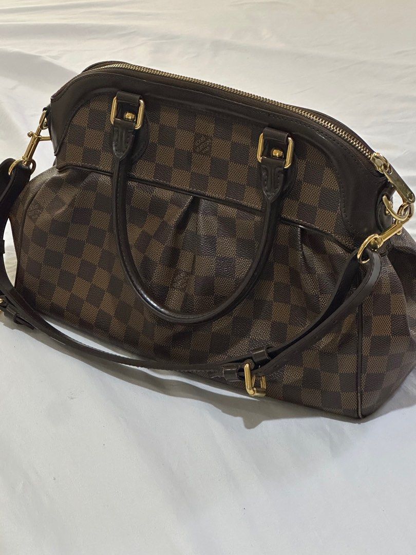 LV Trevi Damier (Category: Luxury Bags & Wallets) located in Paranaque City. Submitted by yourownsparks (Listing ID 1392805722, Image 3). Description: STEAL PRICE! 100% GUARANTEED AUTHENTIC BOUGHT IT FOR 89K RFS : NOT USING.
