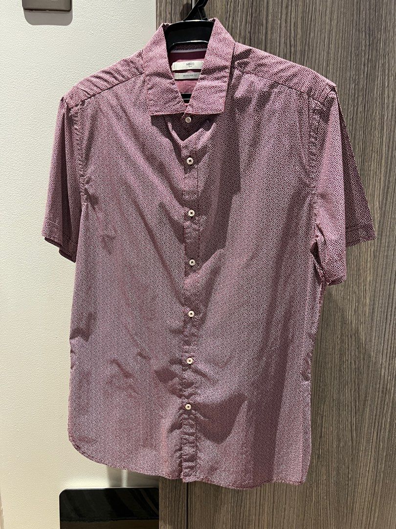 Mango Button Down Polo (Category: Tshirts & Polo Shirts ) located in Mandaluyong City. Submitted by ryansls (Listing ID 1392838902, Image 1). Description: Original 100% Mango Size USA Small Red Pattern Condition: 9.9/10 Used 2x only Slim Fit type.