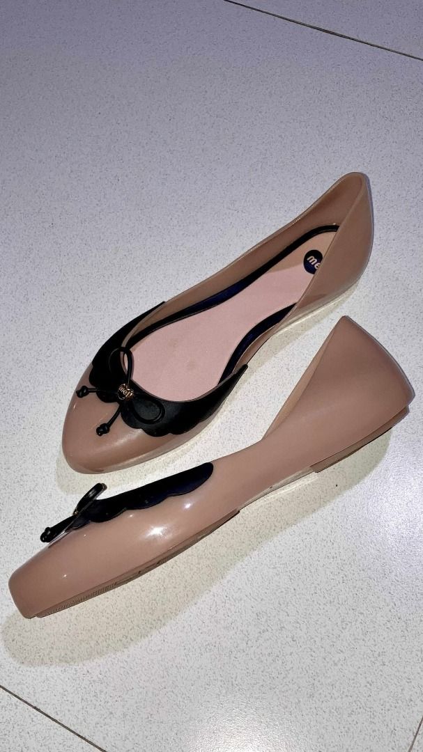 Mel Dreaming II Jelly ballet flats (Category: Flats & Sandals) located in Lopez. Submitted by faireeph (Listing ID 1392860013, Image 2). Description: ₱700 Bought it for ₱2300+ MEL BY MELISSA Mel Dreaming II Jelly ballet flats Size: US 9 / EU 40 Color: Pink.