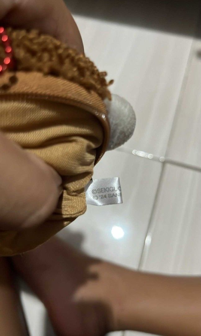 Monchichi x Hello kitty Face plush pouch wallet keychain (Category: Plushies & Soft Toys) located in Cebu City. Submitted by vionchan (Listing ID 1392758934, Image 3). Description: no issues rare sekiguchi brand.