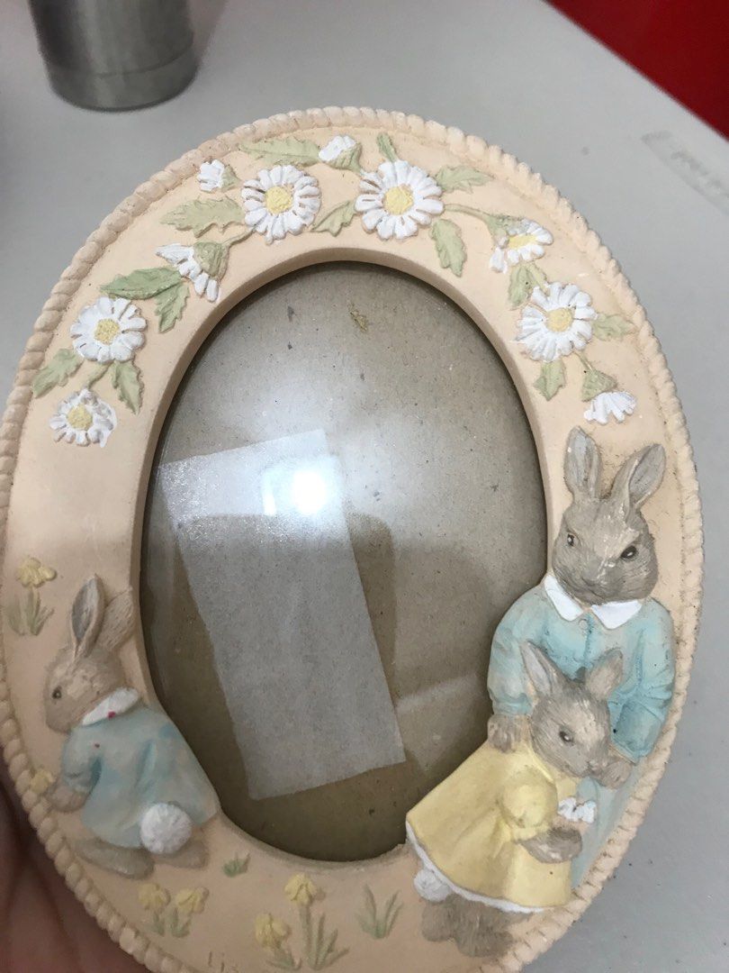 Photo frame vintage (Category: Other Photography Accessories) located in Tuguegarao City. Submitted by rox_onlineshop (Listing ID 1392741769, Image 2). Description: Like new small vintage pHoto frame rare piece 6 inches by 5 inches.