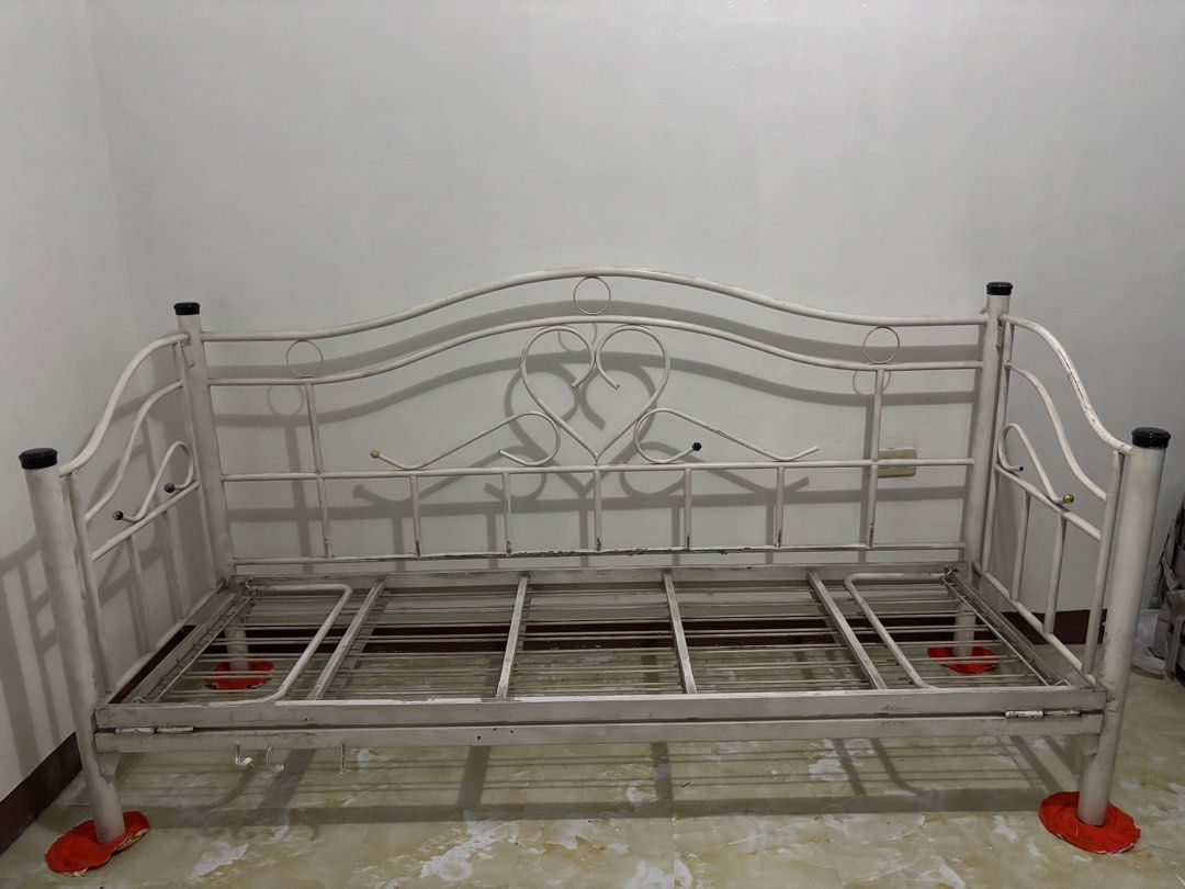 Pre loved metal bed frame (Category: Bed Frames & Mattresses) located in Rizal. Submitted by marge.ramos (Listing ID 1392869194, Image 2). Description: Pre loved metal bed frame Size 54x75 Thickened metal frame Foldable .