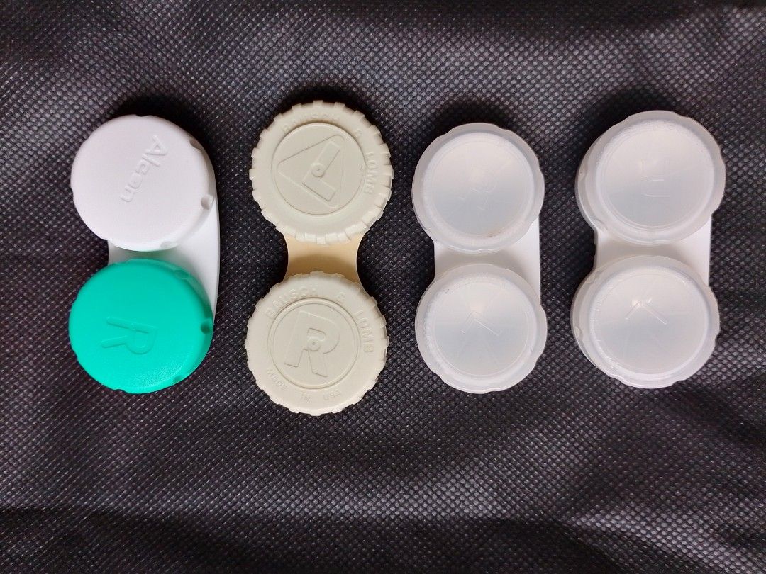 Preloved Contact Lense Cases (Category: Vision Care) located in Cebu City. Submitted by kitty032110 (Listing ID 1392798145, Image 1). Description: 4 pieces Contact Lense Cases.