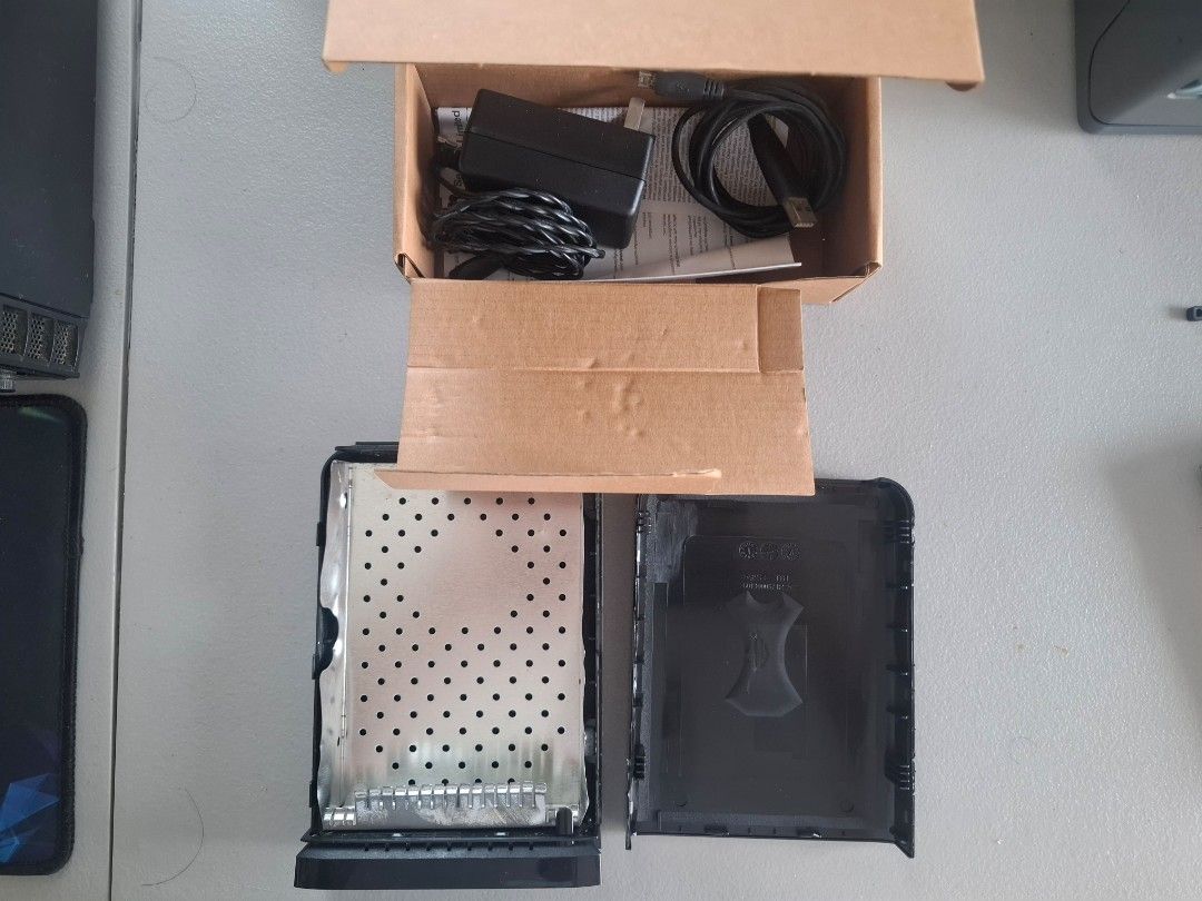 Seagate Goflex hardisk enclosure (Category: Hard Disks & Thumbdrives) located in Valenzuela. Submitted by dongsor1978 (Listing ID 1392685132, Image 3). Description: Please read hardisk enclosure only hardisk removed. meet up meycauayan valenzuela area. selling " As is" what you see is what you get. shipping possible buyer would shoulder shipping cost. slightly negotiable.